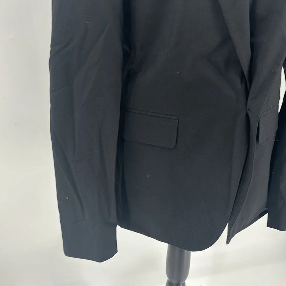 UEC men’s ASOS black tuxedo blazer in black size 40R